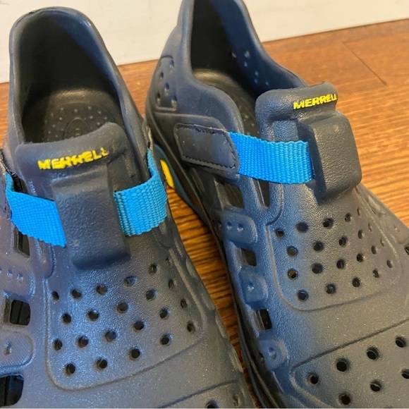 Merrell | Hydro Canyon Kids Water Friendly lightweight Sandal in Blue Size 2 - Picture 8 of 12